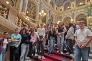 0ab8560a-d4c8-4937-927d-69c2715db7a9 0ab8560a-d4c8-4937-927d-69c2715db7a9