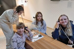 1000027789 1000027789