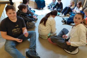 1000027825 1000027825